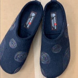 Haflinger Spirit Clog in Navy size 8